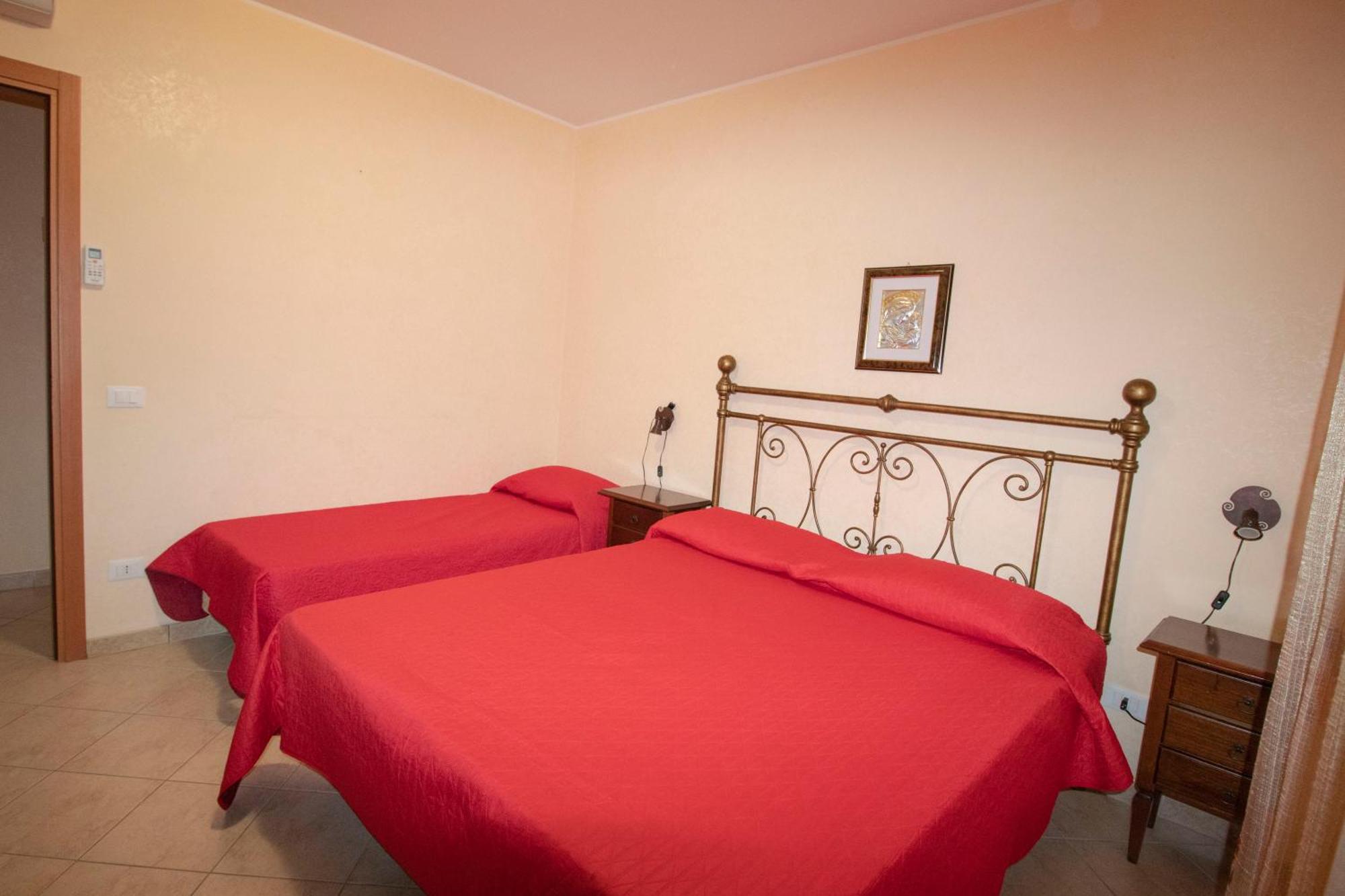 Case Vacanza Cristina Site In Antico Baglio E In Via Abruzzi N 161 圣维托罗卡波 外观 照片